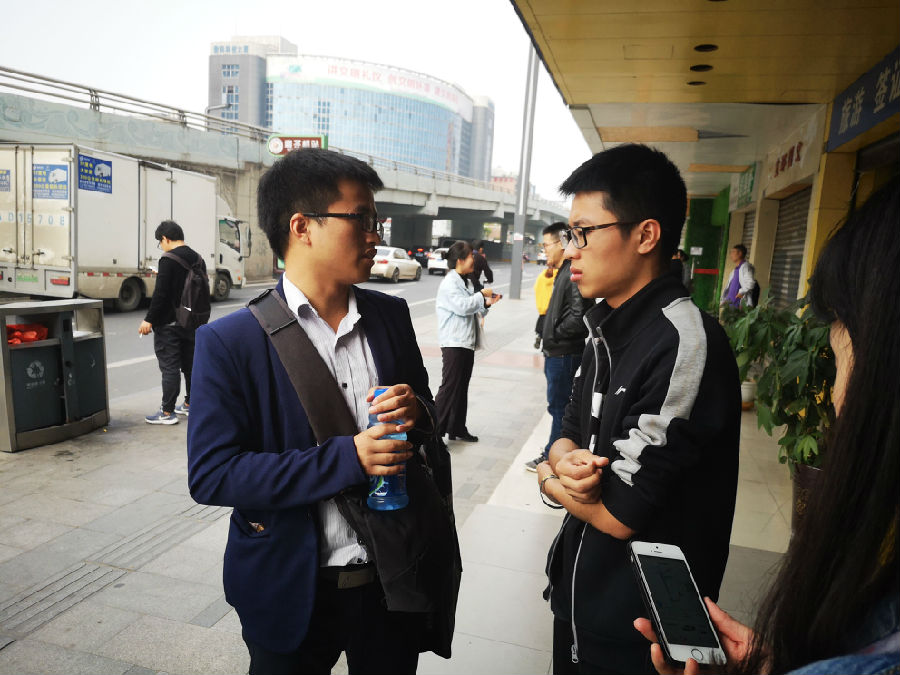 辅导员与实习生交流